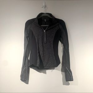 Lululemon reversible long sleeve 3/4 zip, size 6